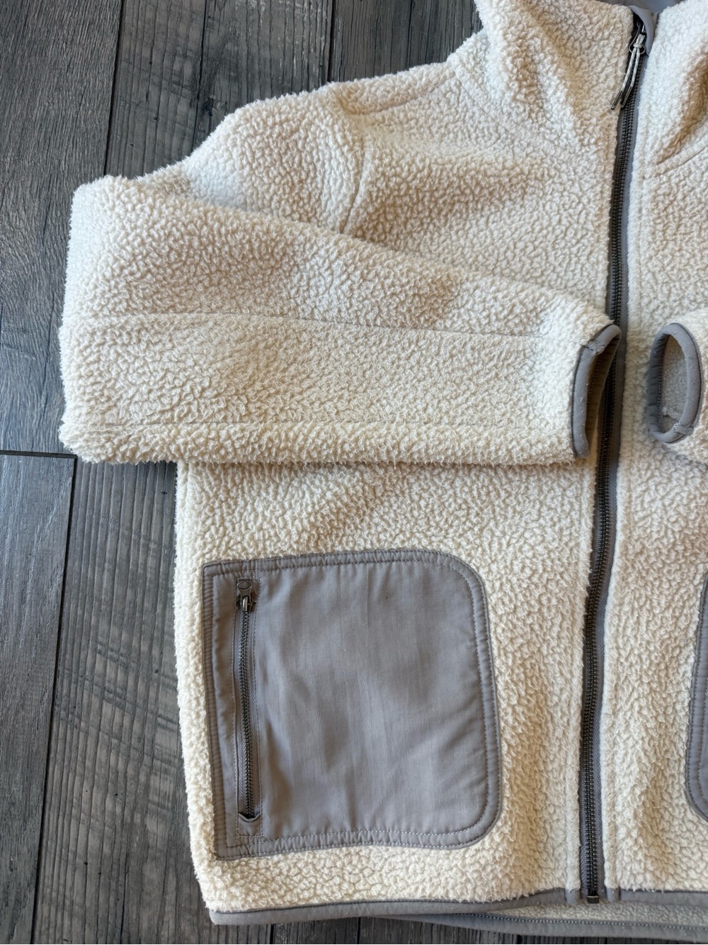 Vuori Women's Alpine Sherpa Jacket - Picture 4 of 7